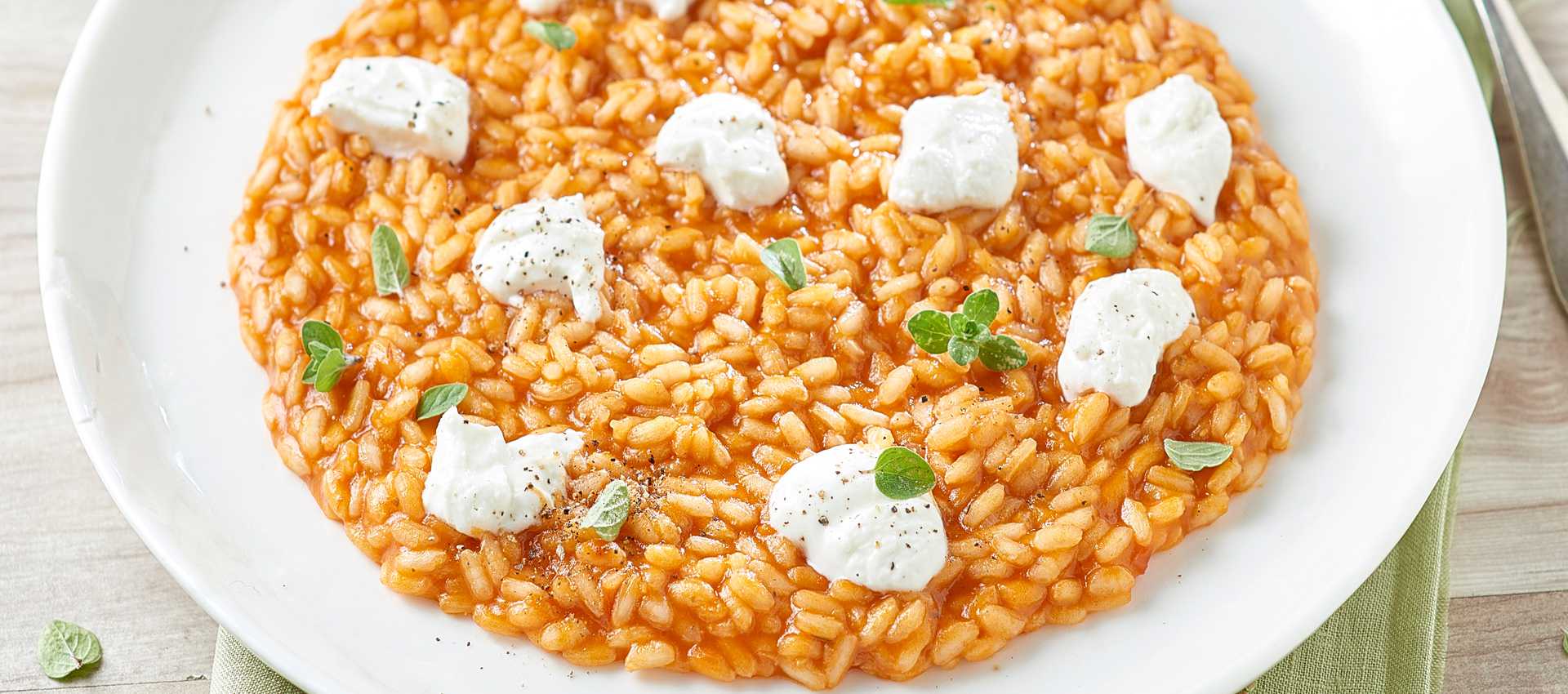Risotto med tomat, gedeost og oregano Risotto med tomat, gedeost og oregano