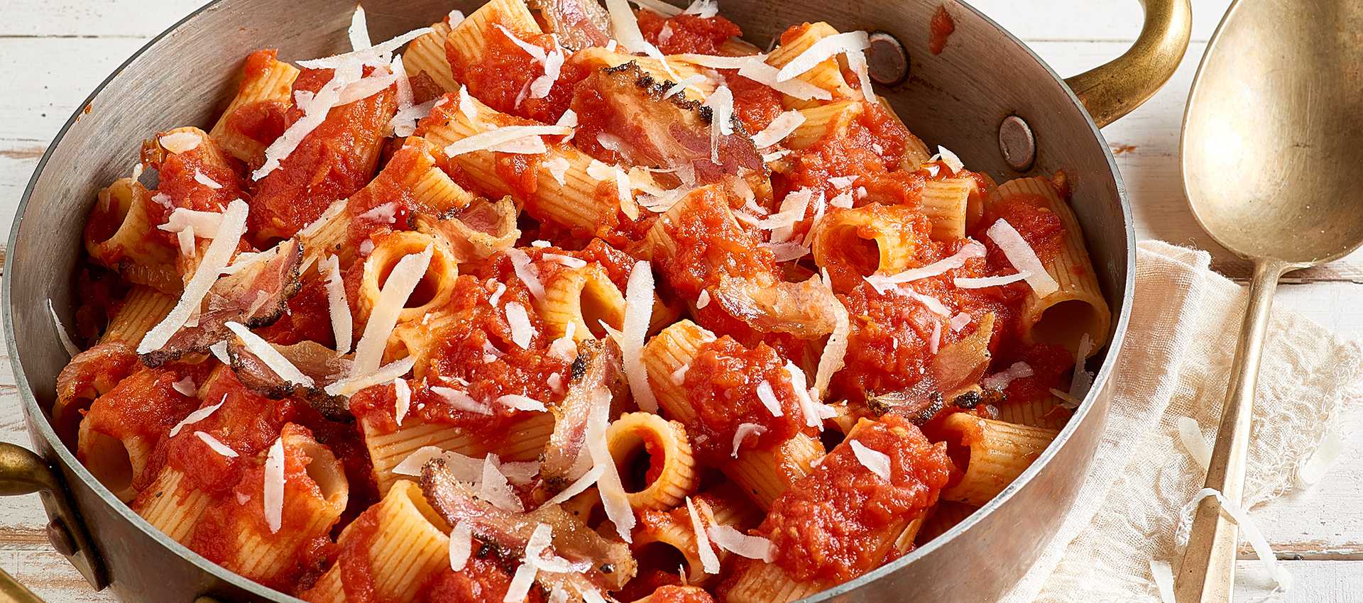 Rigatoni all’amatriciana Rigatoni all’amatriciana