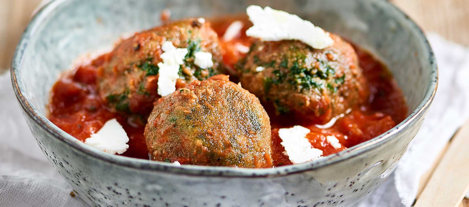 Små spinatboller med tomatsaus Små spinatboller med tomatsaus