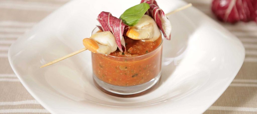 Kald sommersuppe med kamskjell Kald sommersuppe med kamskjell
