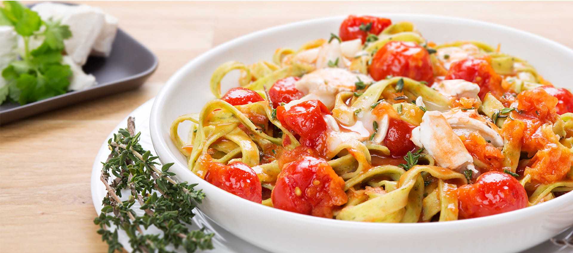 Nudeln mit Tomaten und Ziegenkäse Nudeln mit Tomaten und Ziegenkäse