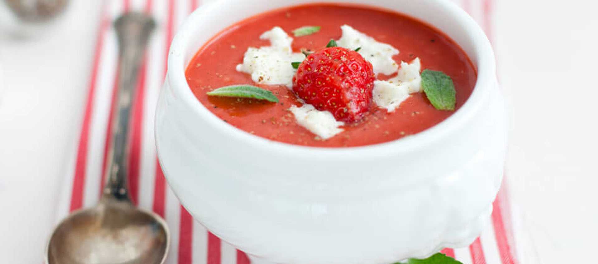 Tomatencreme mit knusprigen Kapern Tomatencreme mit knusprigen Kapern