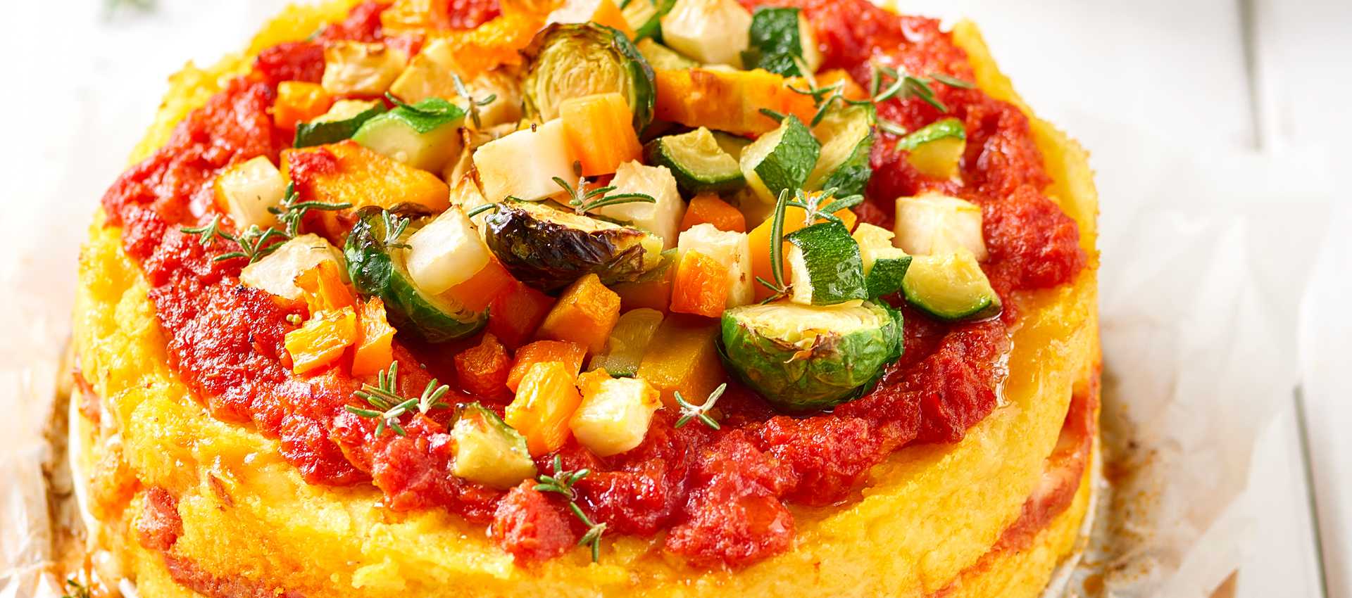 Polenta-Gratin mit Gemüse, Käse und Tomaten Polenta-Gratin mit Gemüse, Käse und Tomaten