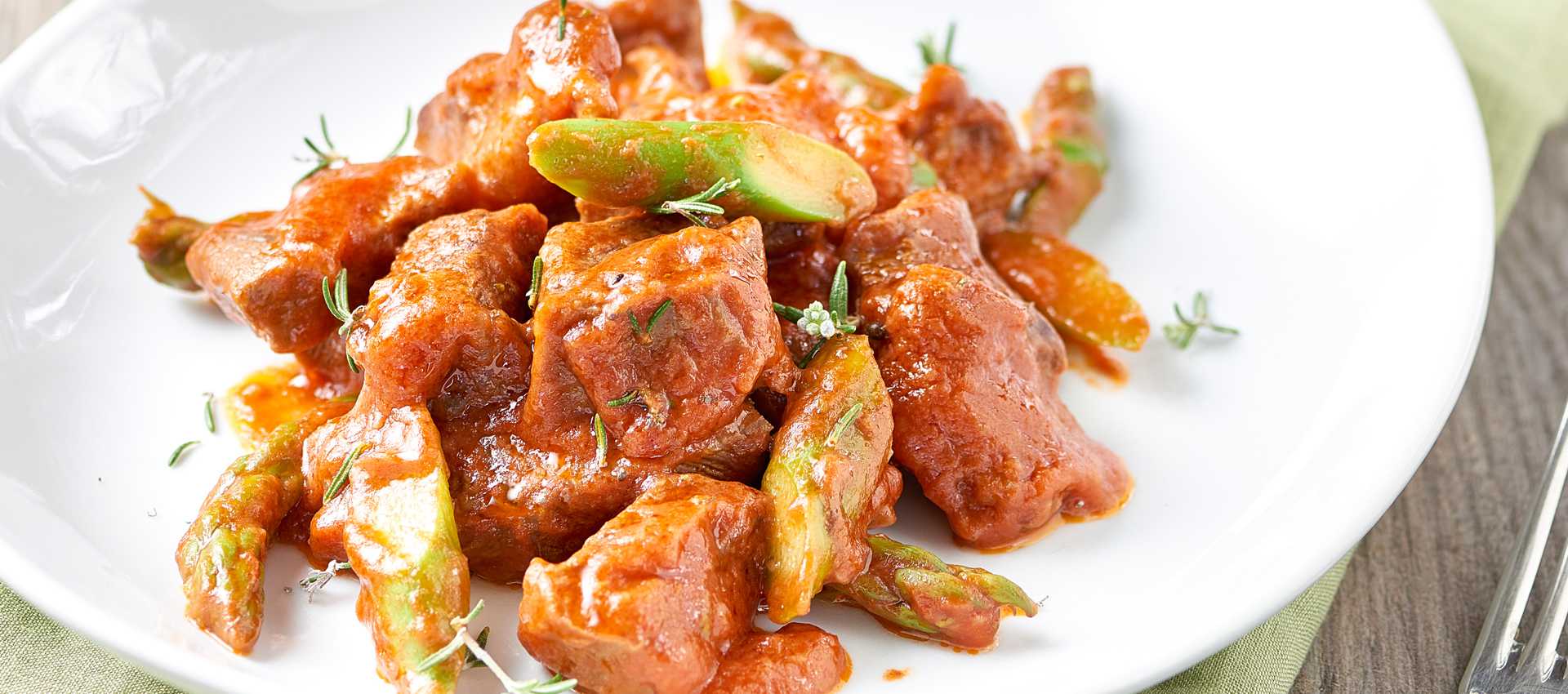 Rindfleischragout mit Tomaten und Spargel Rindfleischragout mit Tomaten und Spargel