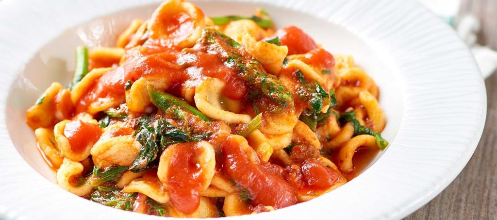 Vegetarische Orecchiette mit Tomaten und Chilischoten Vegetarische Orecchiette mit Tomaten und Chilischoten