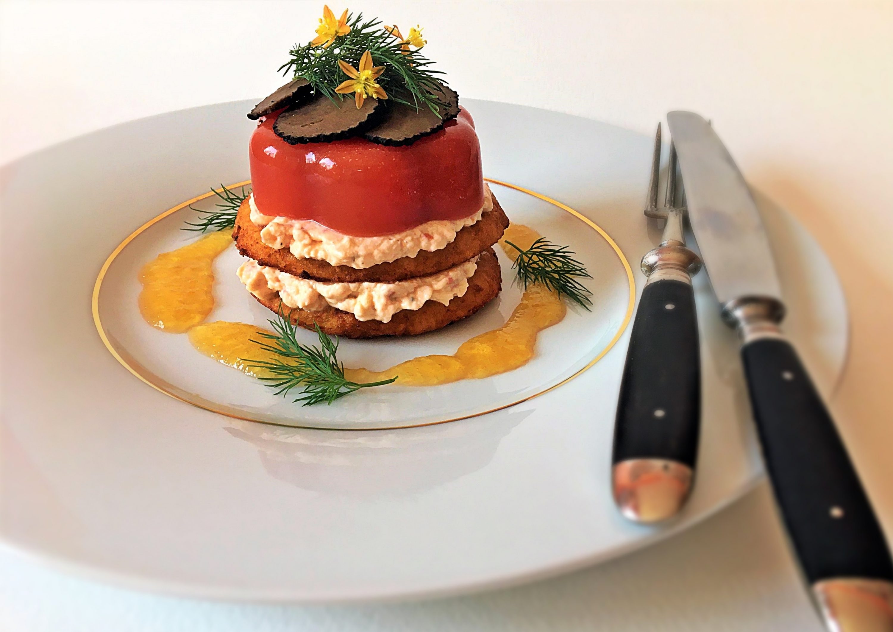 Tomatenpudding auf Kartoffeltalern Tomatenpudding auf Kartoffeltalern