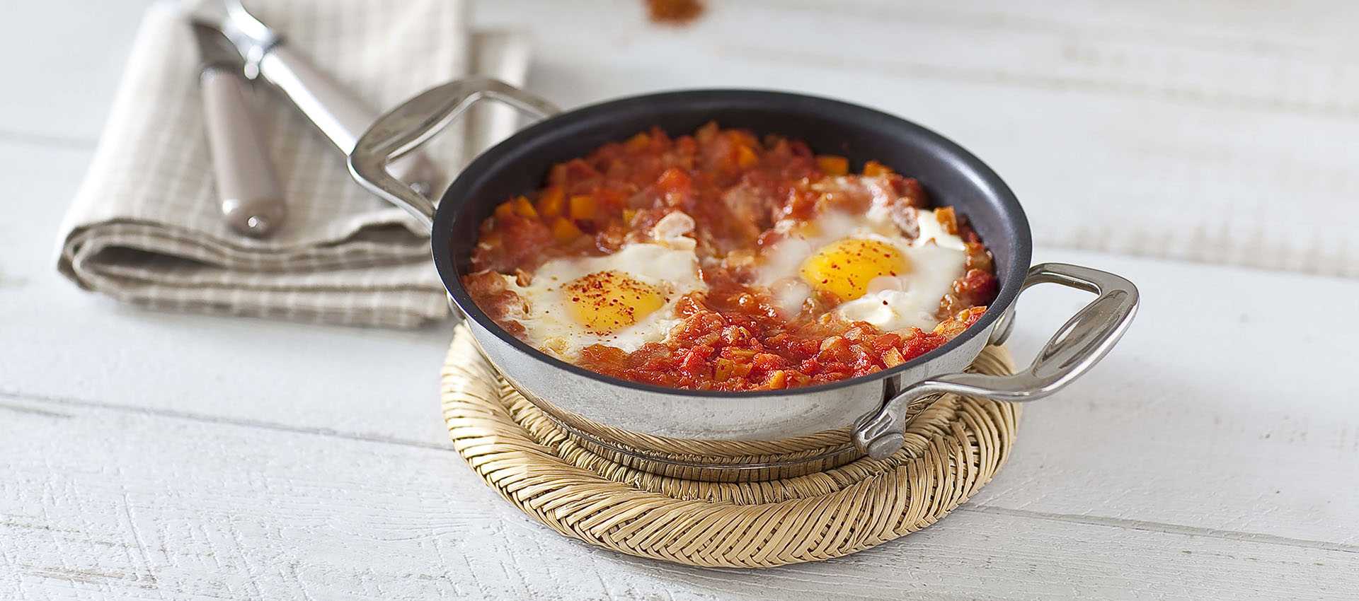 Oeufs au plat en nid de tomates Oeufs au plat en nid de tomates