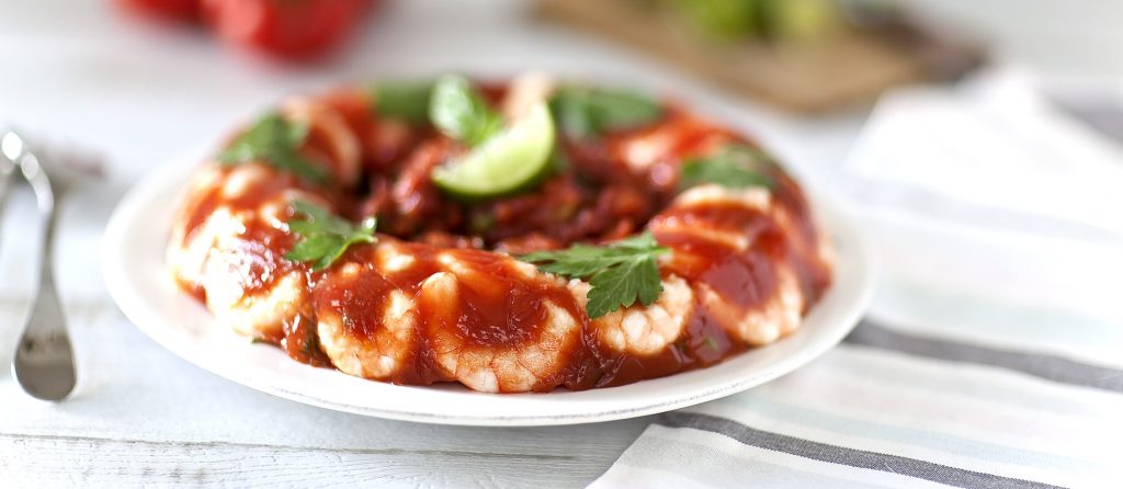 Couronnes de crevettes en gelée de tomates Couronnes de crevettes en gelée de tomates