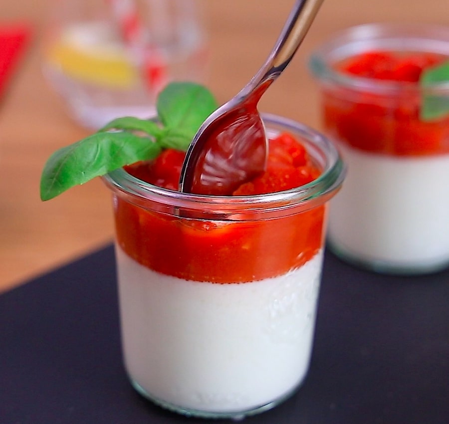 Panna cotta à la passata basilic Panna cotta à la passata basilic