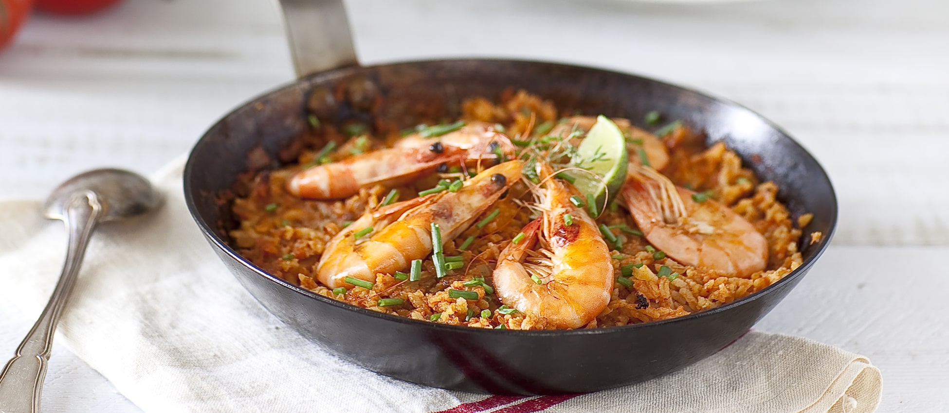 Riz poêlé à la tomate et aux crevettes Riz poêlé à la tomate et aux crevettes