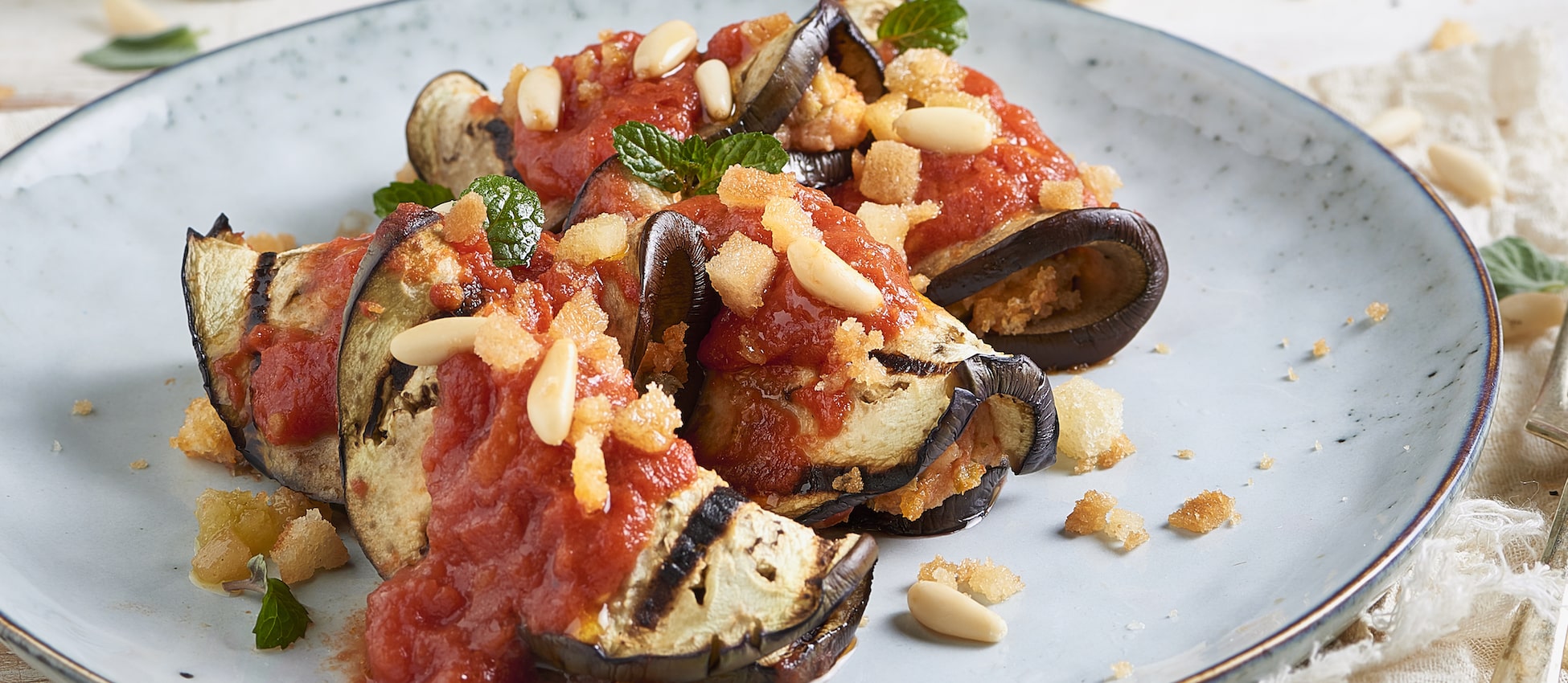 Roulés d’aubergines farcis à la tomate Roulés d’aubergines farcis à la tomate