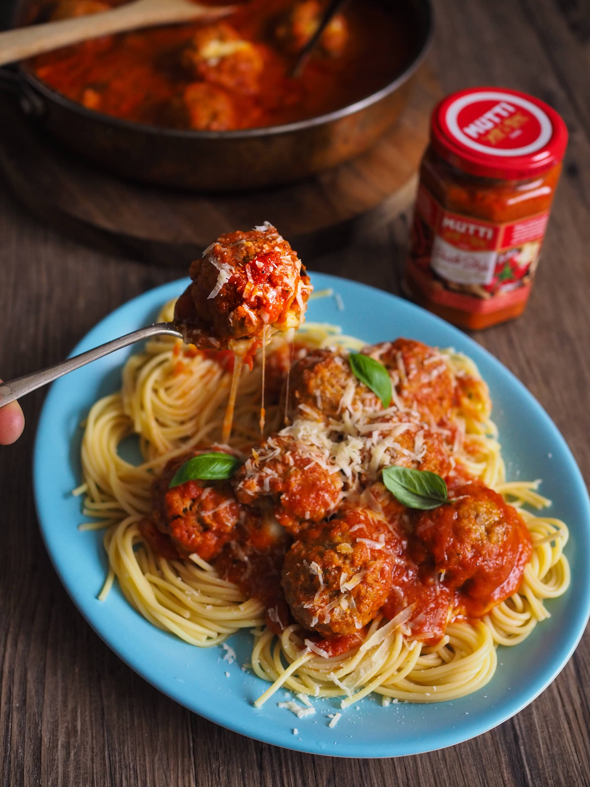 Boulettes de viande au Pesto de tomates rouges Boulettes de viande au Pesto de tomates rouges