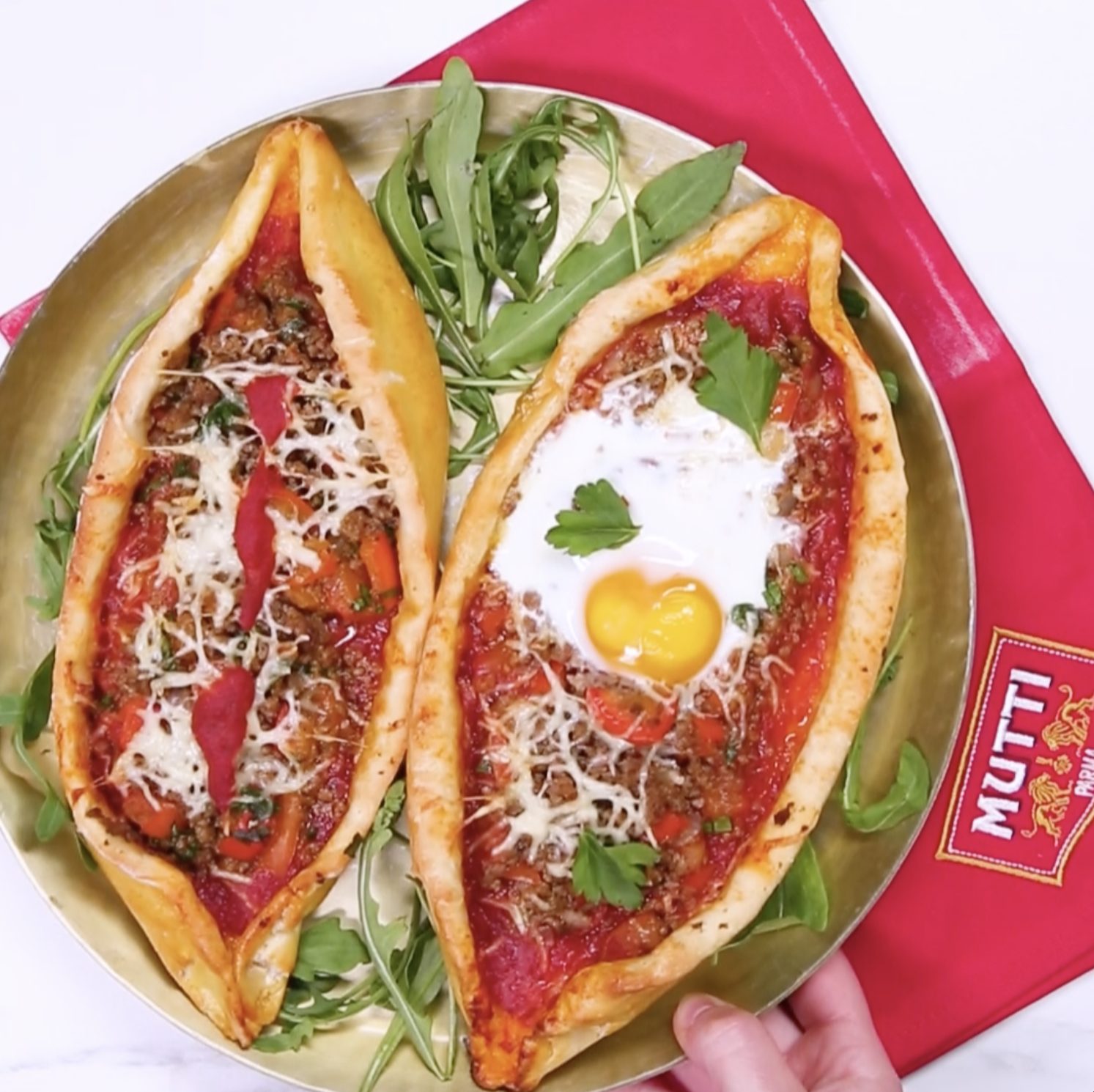 Pizza à la viande hachée « façon pide » Pizza à la viande hachée « façon pide »