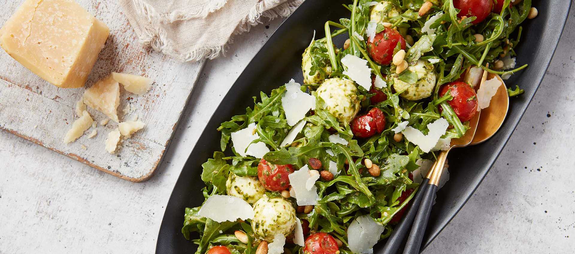 Pesto Marinated Tomato & Arugula Caprese Salad Pesto Marinated Tomato & Arugula Caprese Salad