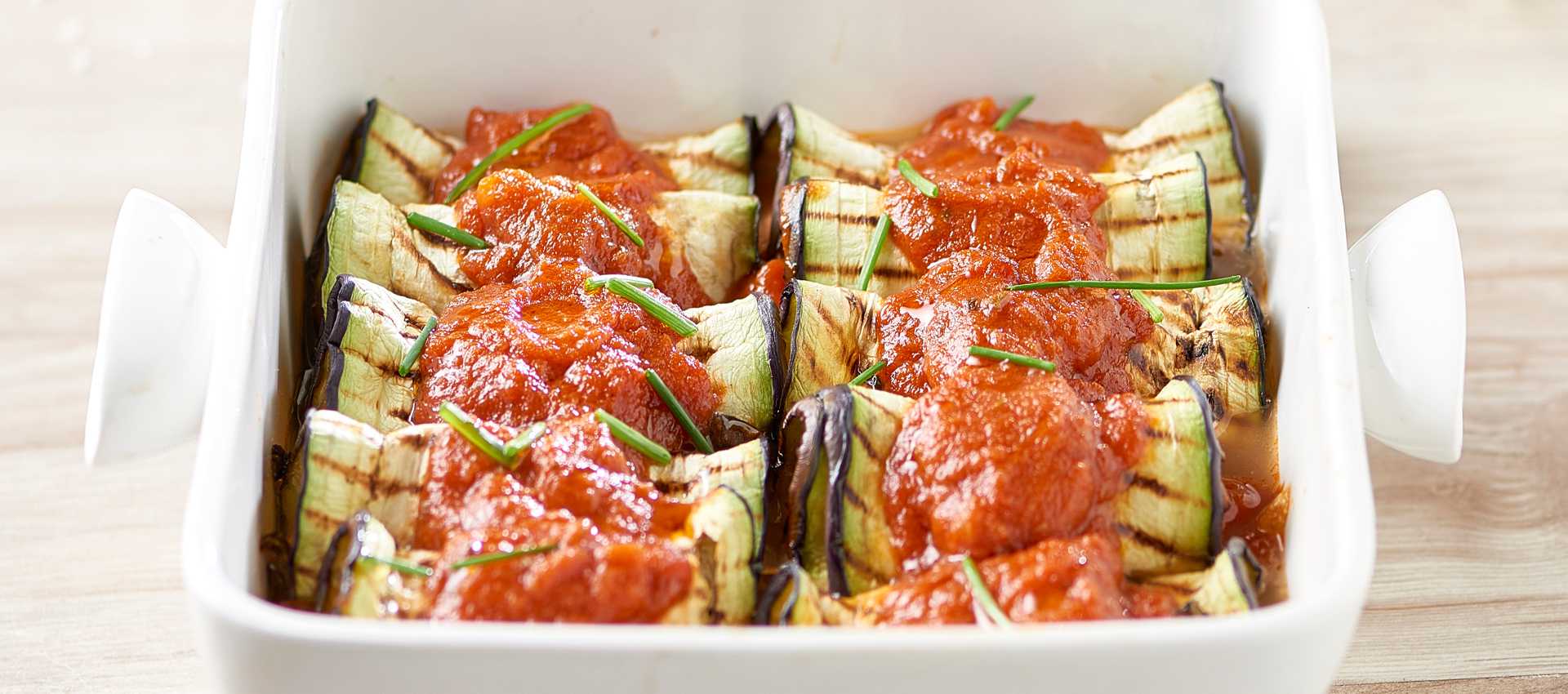 Grilled aubergine rolls with tomato and mozzarella Grilled aubergine rolls with tomato and mozzarella