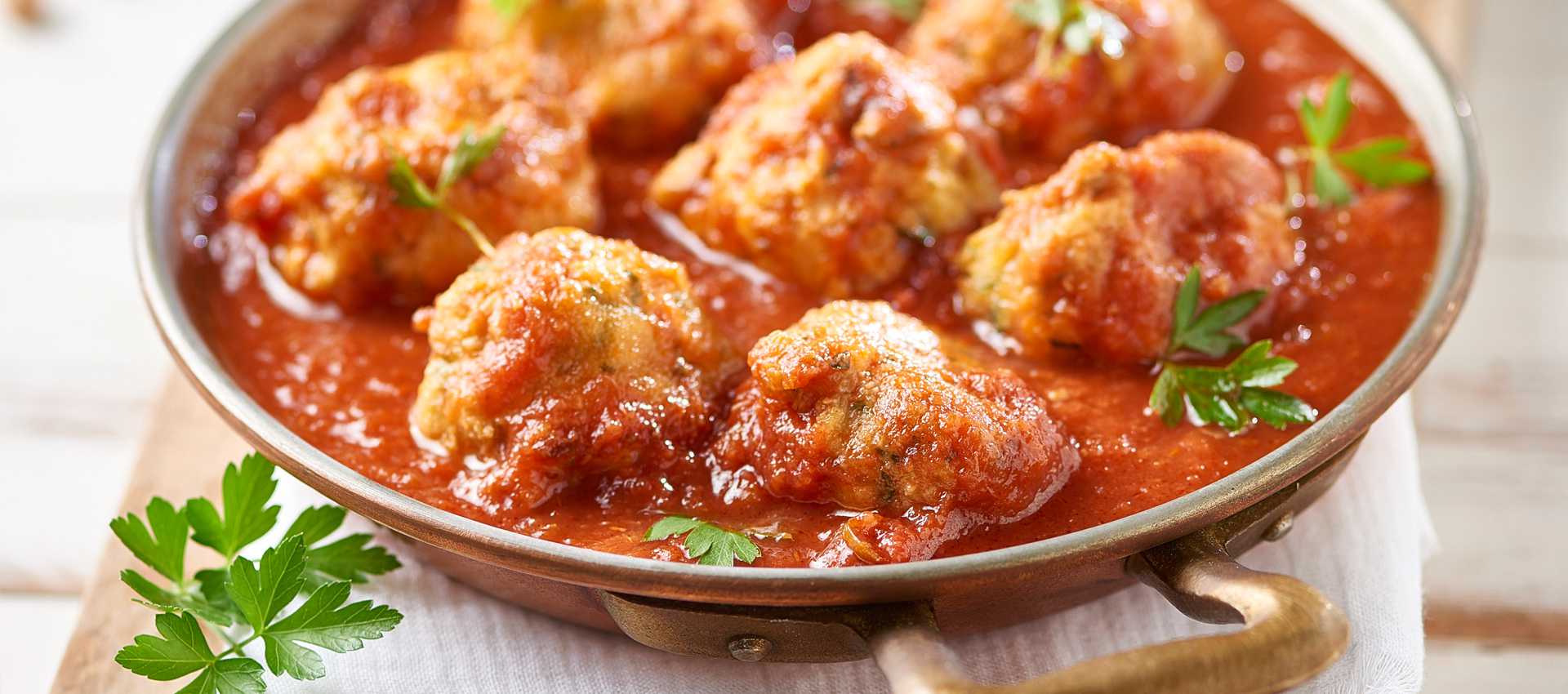 Chickpea balls with tomato sauce Chickpea balls with tomato sauce