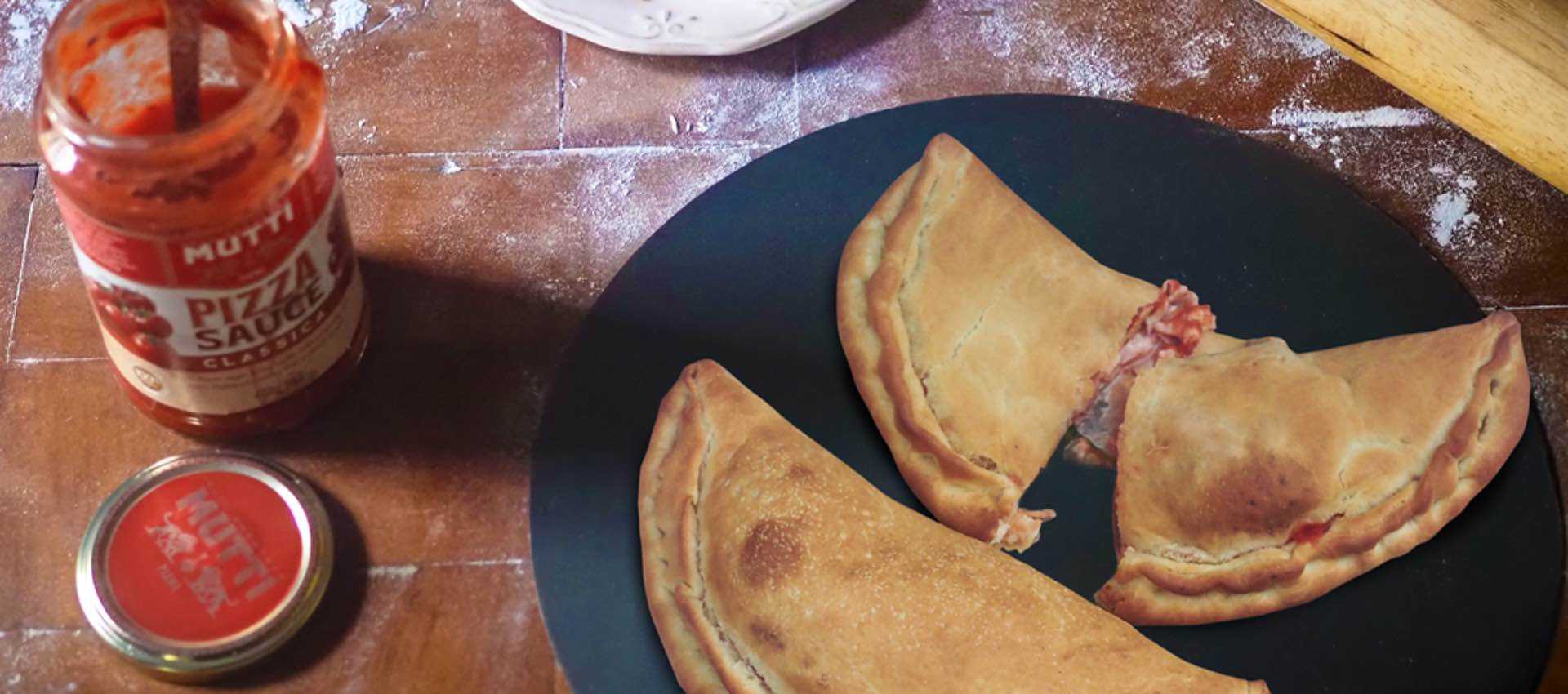 Smoked Ham and Mozzarella Calzone Smoked Ham and Mozzarella Calzone