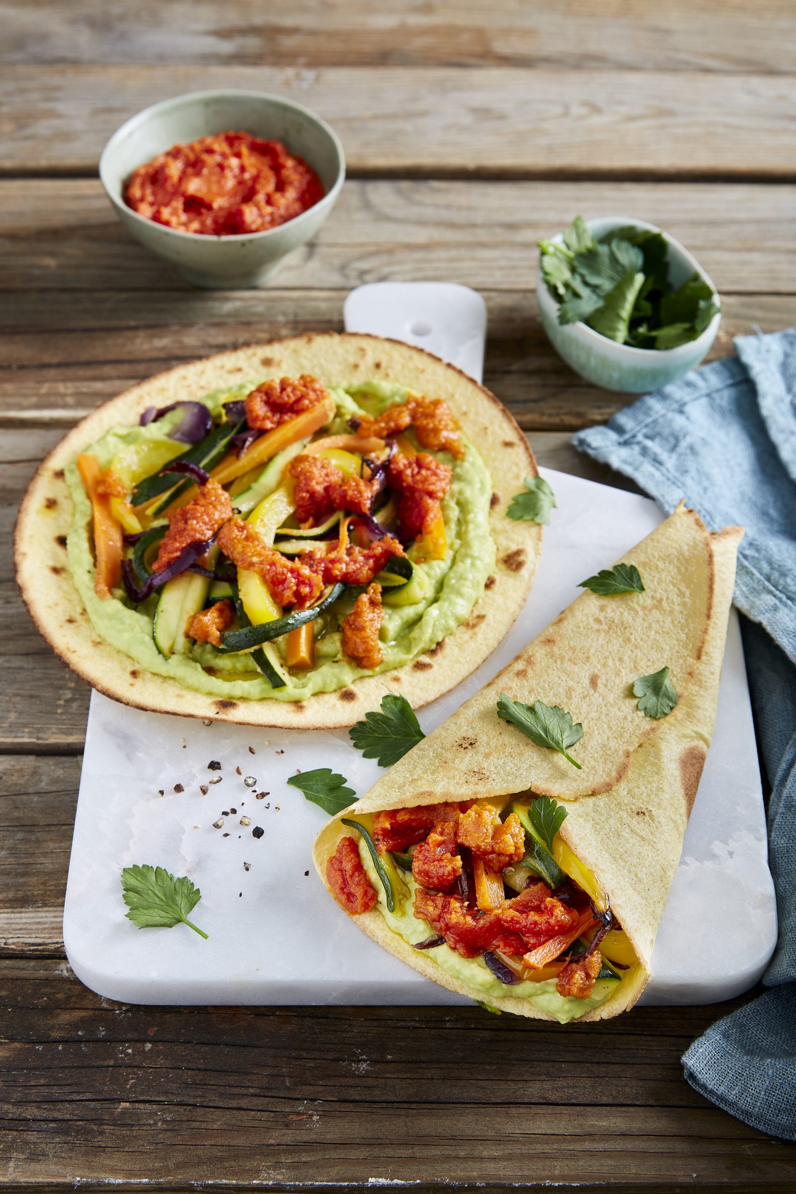 Tortilla’s met gegrilde groenten en rode tomaten pesto Tortilla’s met gegrilde groenten en rode tomaten pesto
