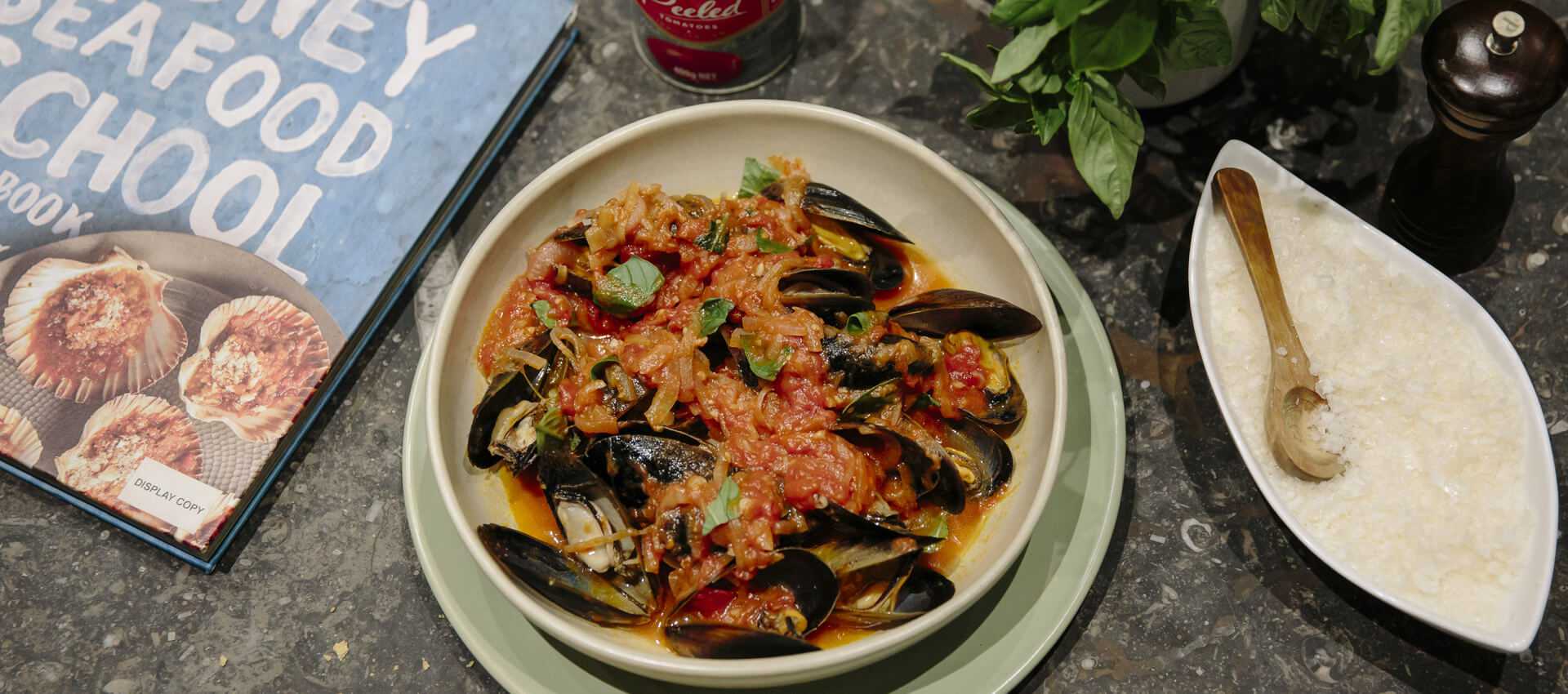 Mussels in tomato and white wine sauce Mussels in tomato and white wine sauce