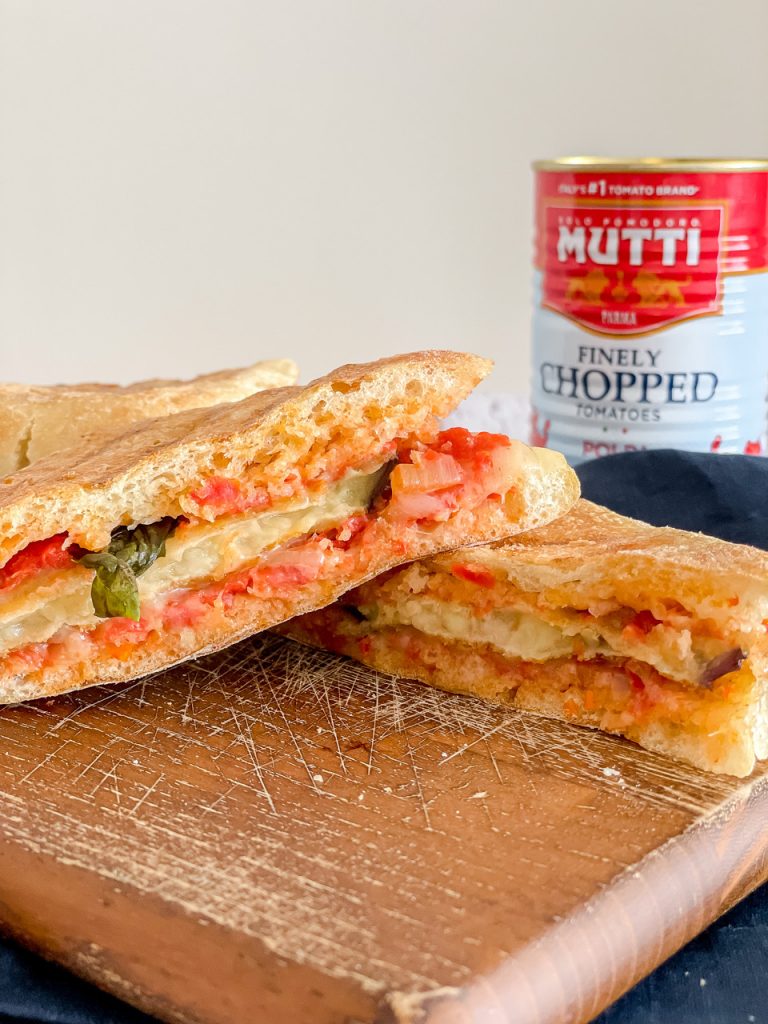 Caramelized tomato, eggplants and provolone Panini Caramelized tomato, eggplants and provolone Panini