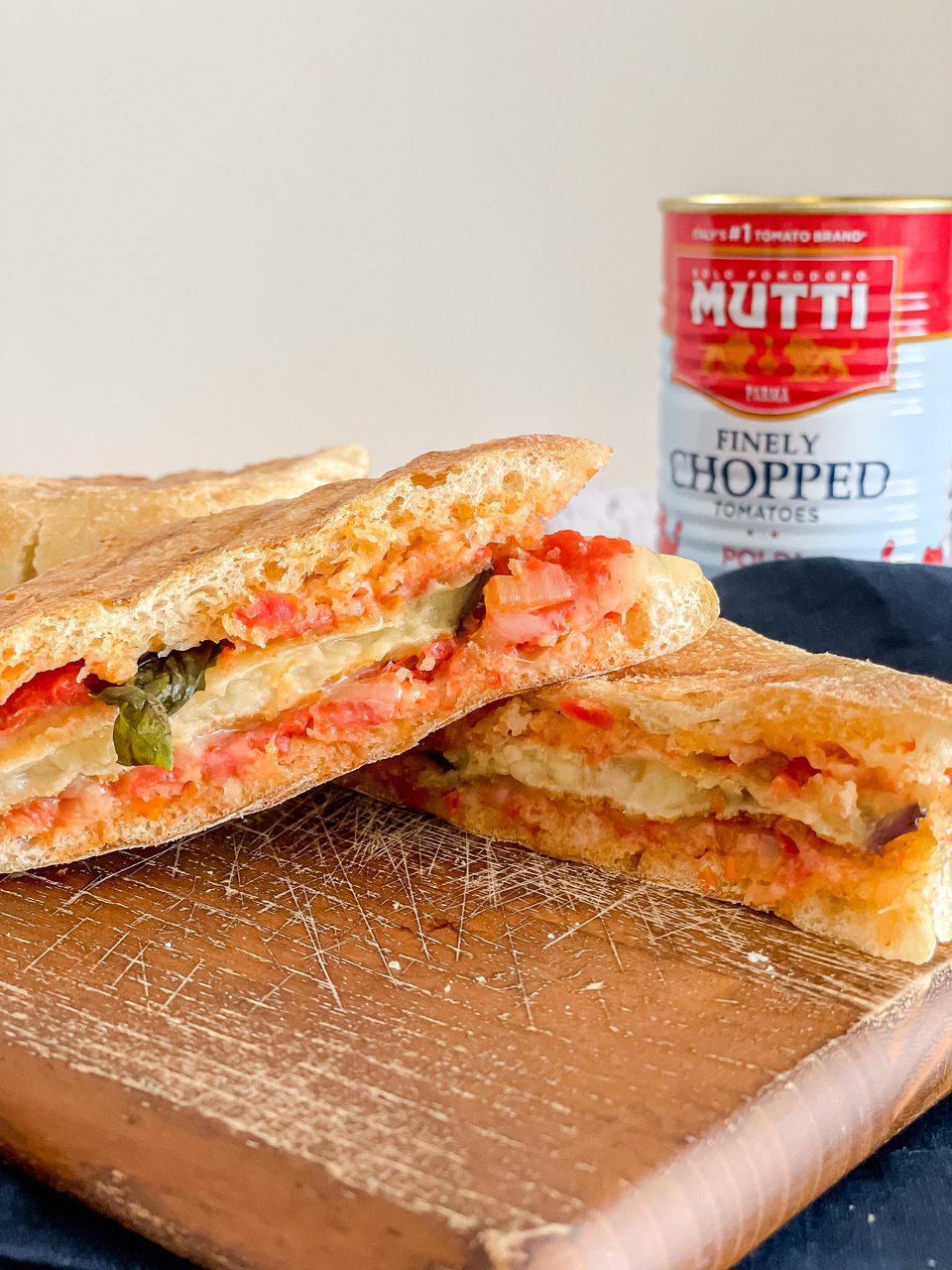 Caramelized tomato, eggplants and provolone Panini Caramelized tomato, eggplants and provolone Panini