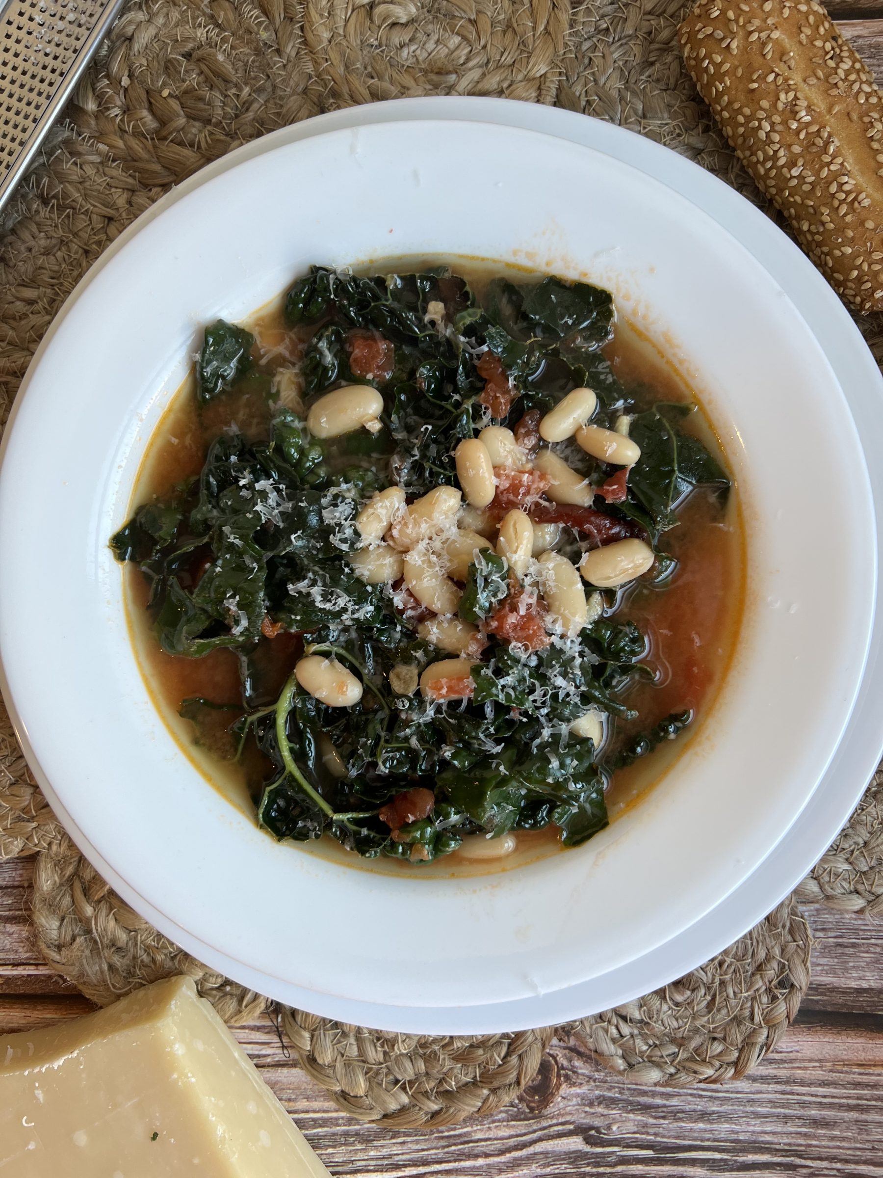 Tuscan Kale & Beans Soup with Lemon & Diced Tomato Tuscan Kale & Beans Soup with Lemon & Diced Tomato