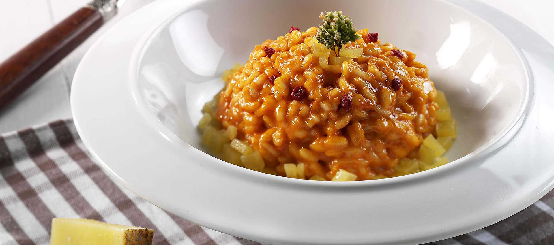 Risotto ai formaggi d ’alpeggio Risotto ai formaggi d ’alpeggio