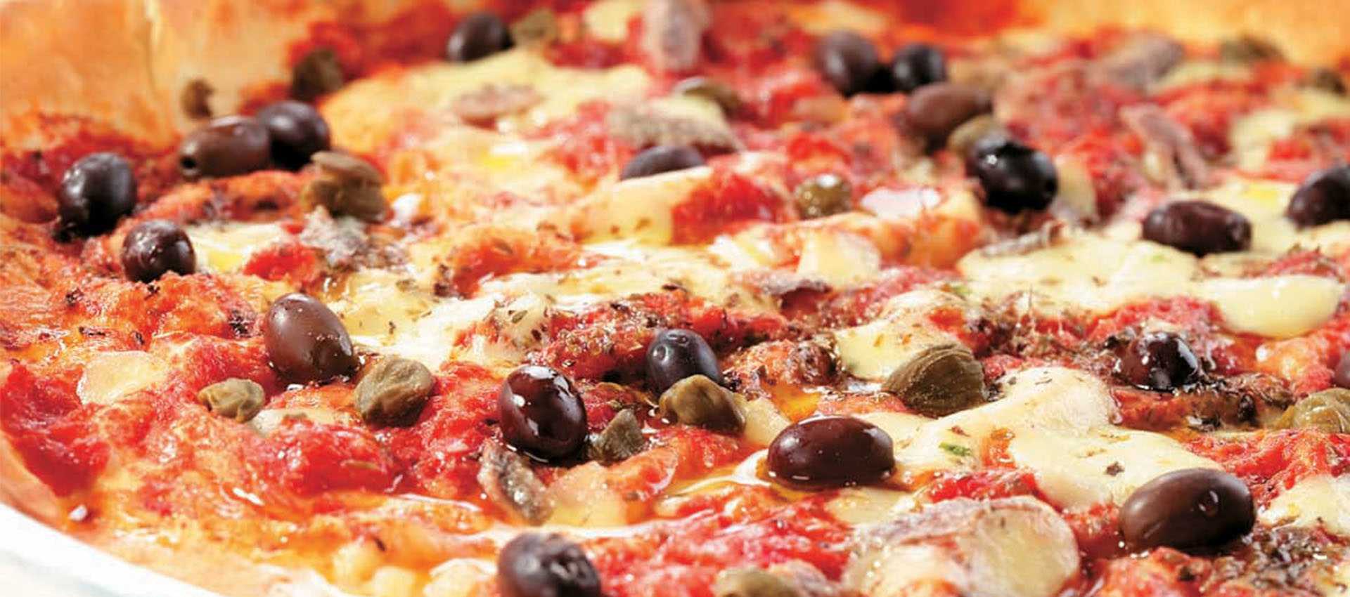 Pizza sarda di pane carasau Pizza sarda di pane carasau