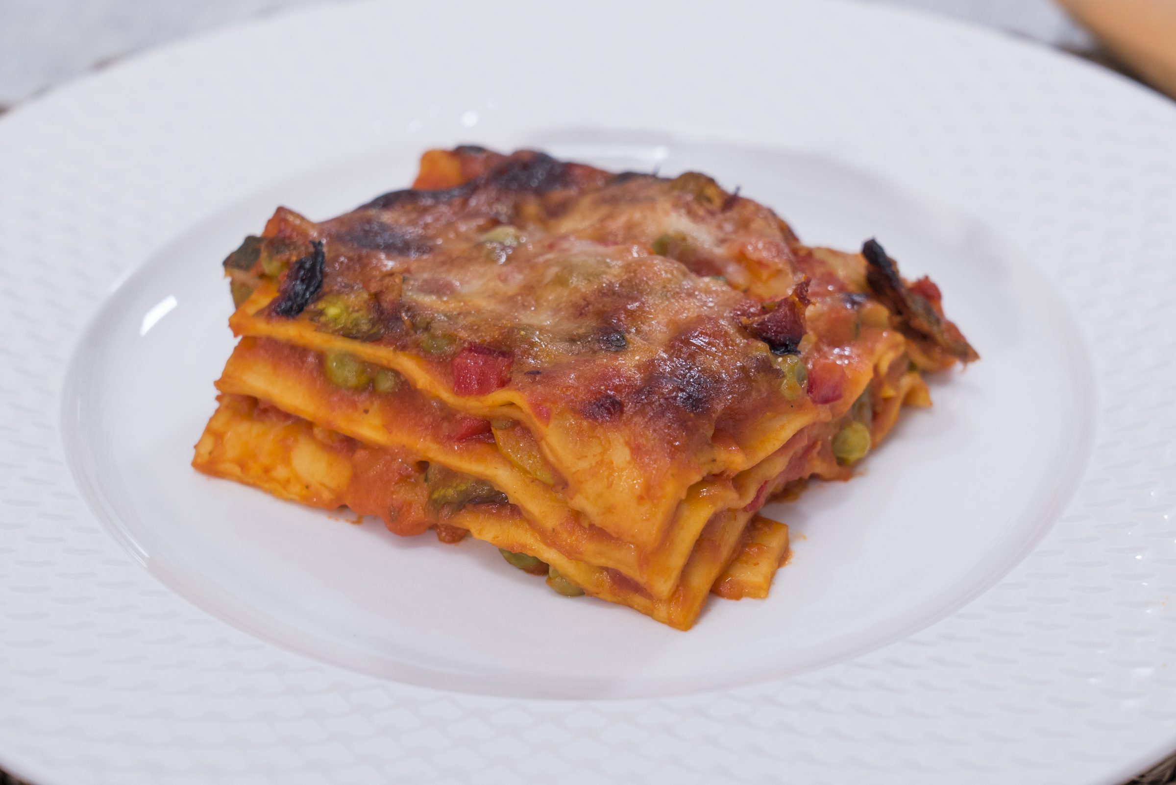 Lasagna con ragù di verdure e Salsa Pronta Datterini Mutti Lasagna con ragù di verdure e Salsa Pronta Datterini Mutti