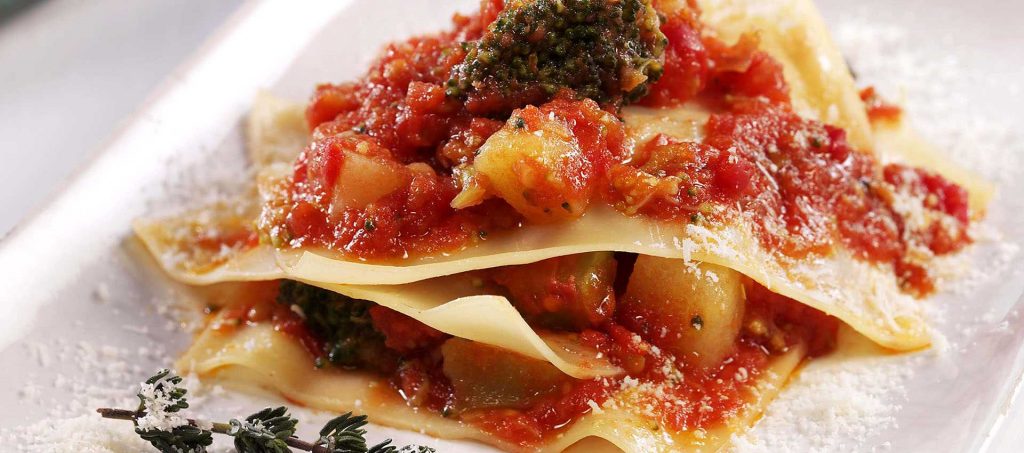 Pikkulasagne perunoilla ja parsakaalilla Pikkulasagne perunoilla ja parsakaalilla