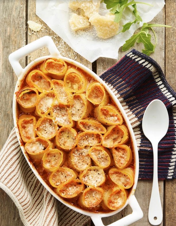 Cannelloni tomaatti-ricottatäytteellä Cannelloni tomaatti-ricottatäytteellä